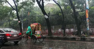 চার বিভাগে ভারী বর্ষণের পূর্বাভাস; তাপমাত্রা কমতে পারে সামান্য